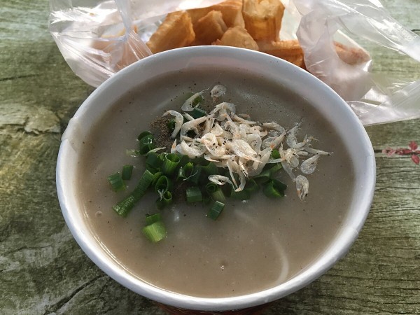 Fish soup made with crucian carp