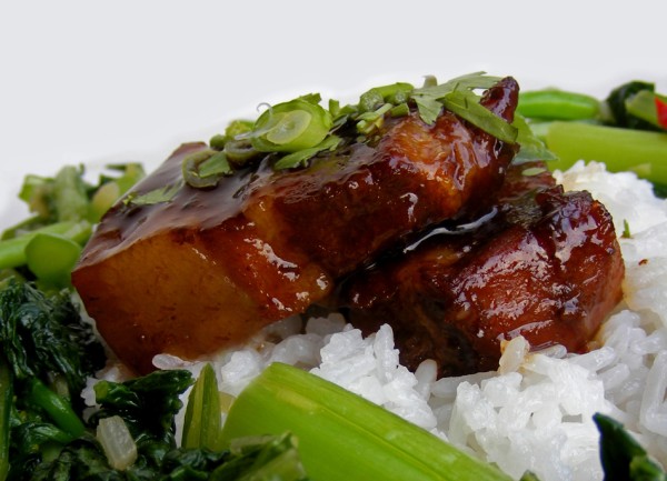 Braised pork in brown sauce