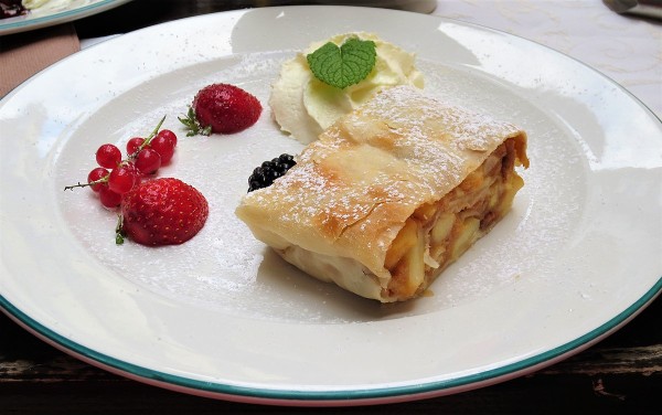 Apfelstrudel