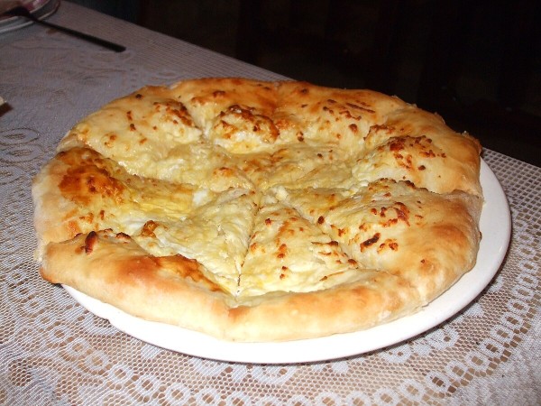 Megruli khachapuri