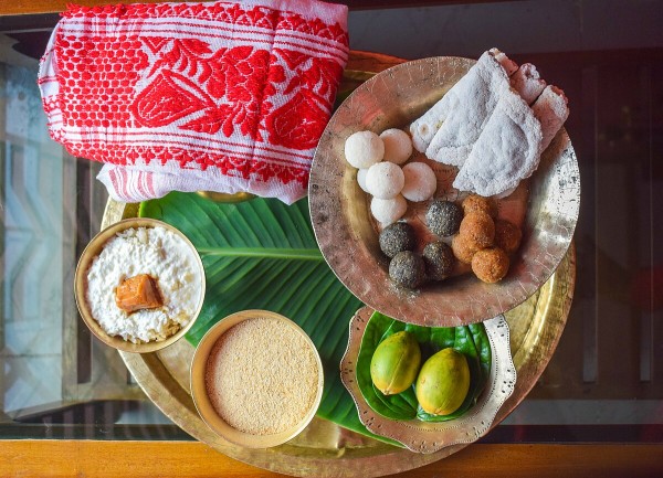 Narikol pitha