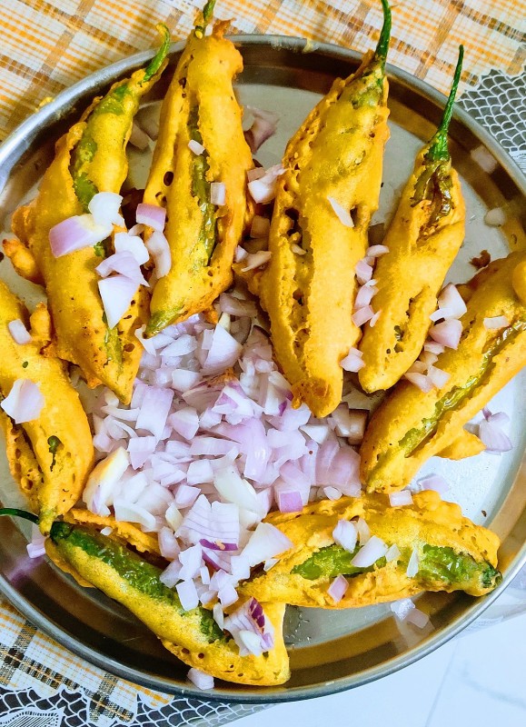 Mirchi bajji