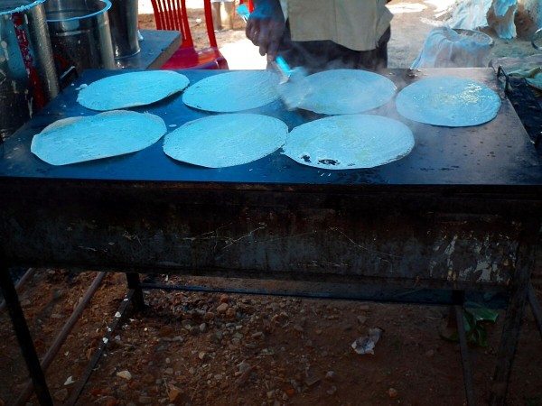 Thattu dosa