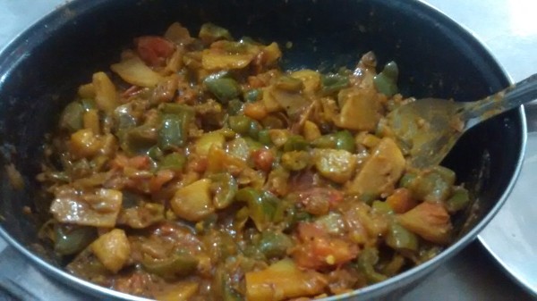 Aloo capsicum