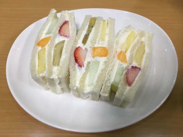 Fruit sandwich