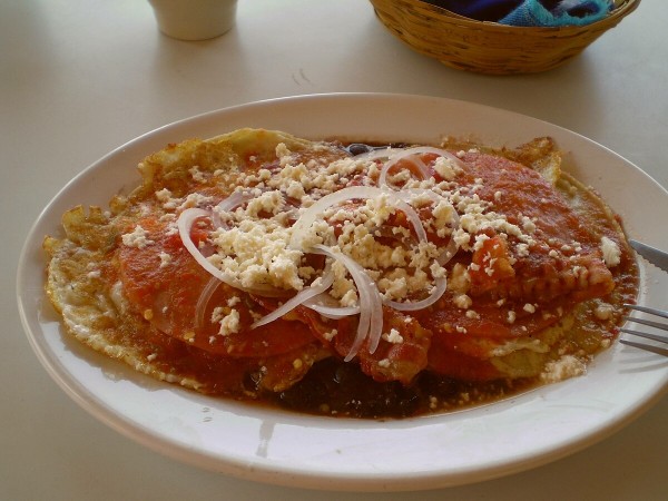 Huevos motuleños