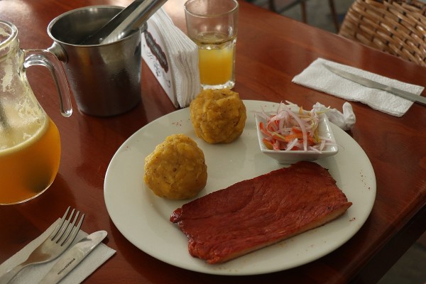 Tacacho con cecina