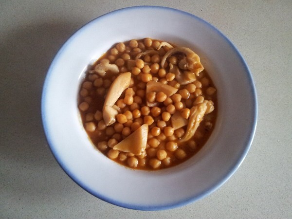 Garbanzos con chocos