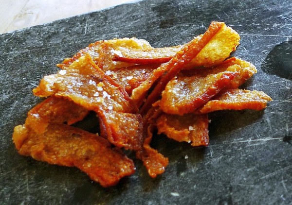 Pork scratchings