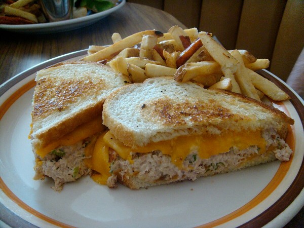 Tuna melt