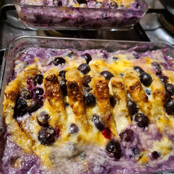 Blueberry bread pudding