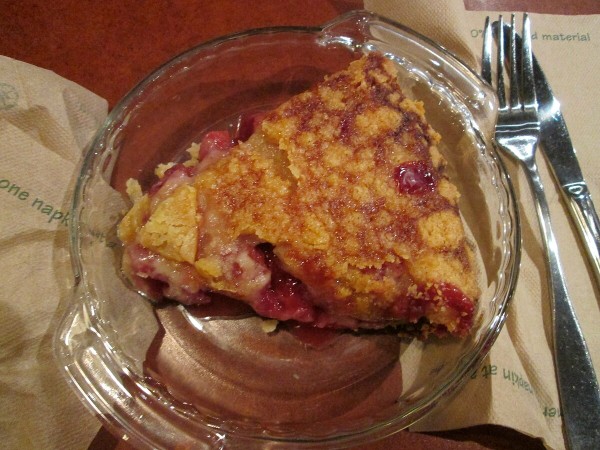 Cherry crumb pie