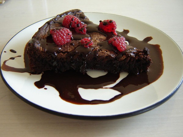 Flourless chocolate cake