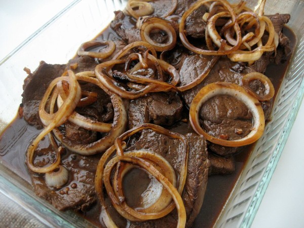 Bistec encebollado