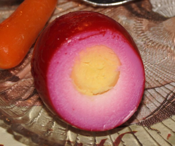 Red beet eggs