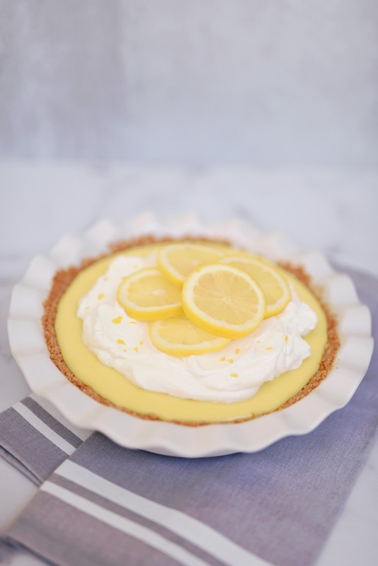 Lemon cream pie