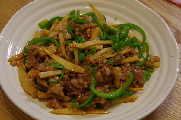 Pork strips with green peppers