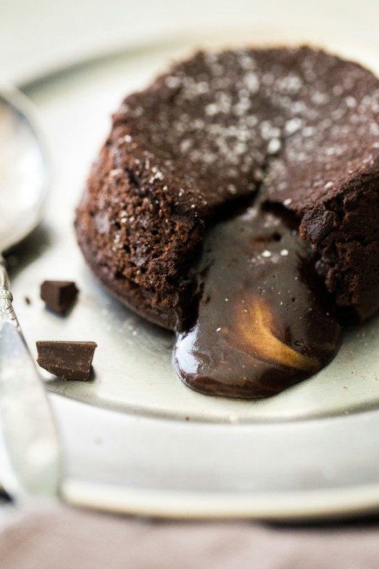 Molten chocolate cake