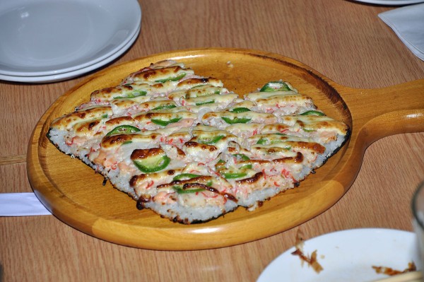 Sushi pizza