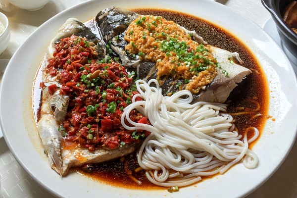 Steamed fish head in chili sauce