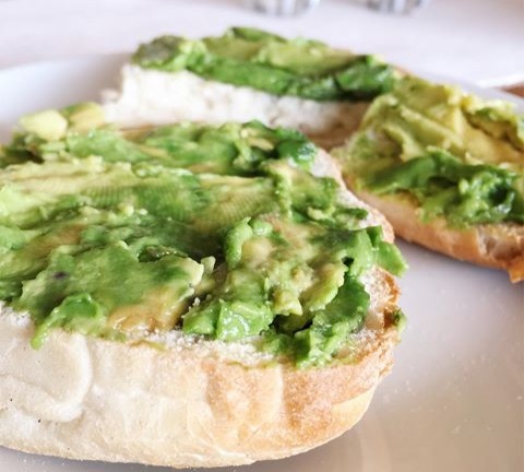 Pan con aguacate