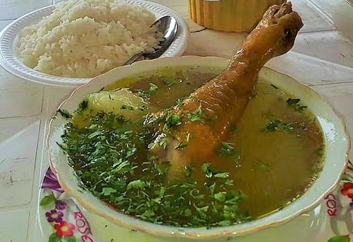 Caldo de gallina