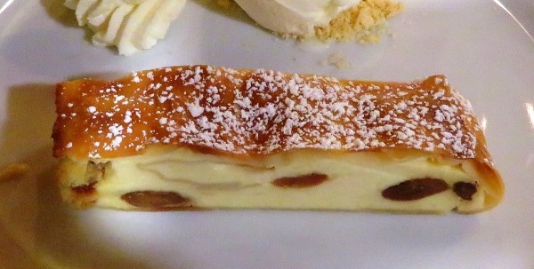 Milchrahmstrudel