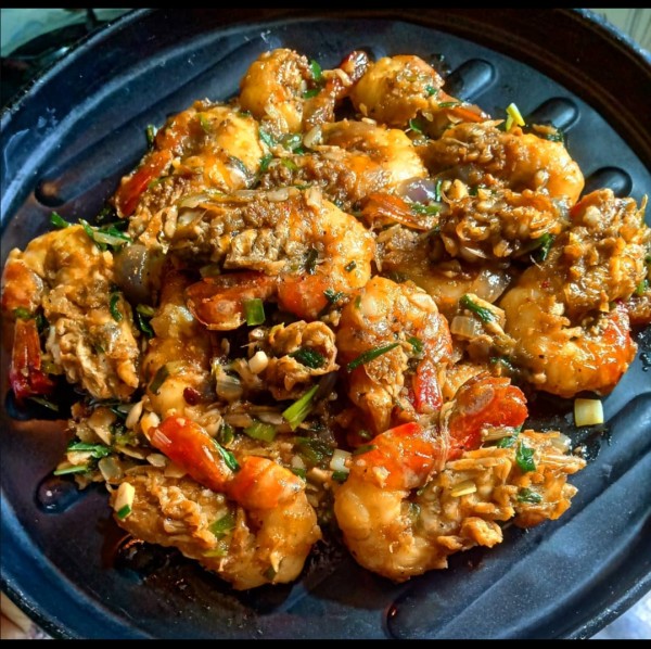 Butter garlic prawns