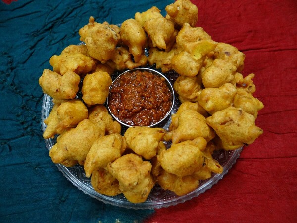 Vengaya pakora