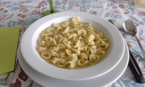 Tortellini in brodo