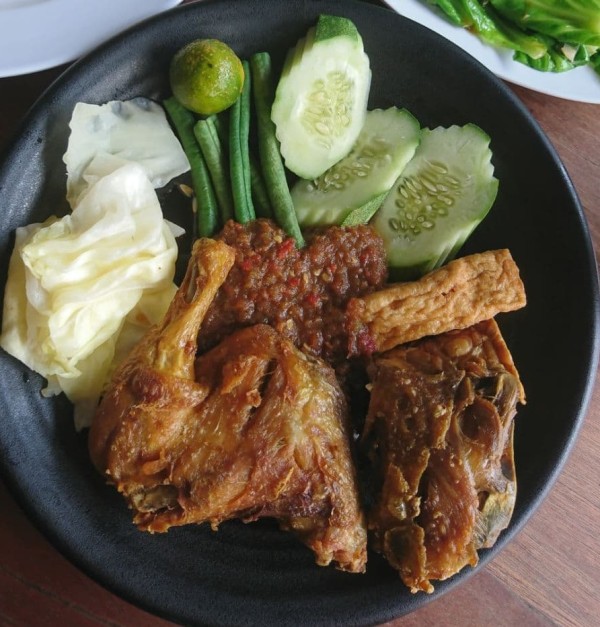 Ayam goreng