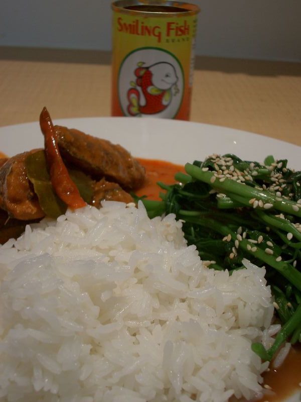 Rice mixed with canned fish