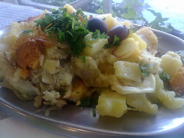 Bacalhau à gomes de sá