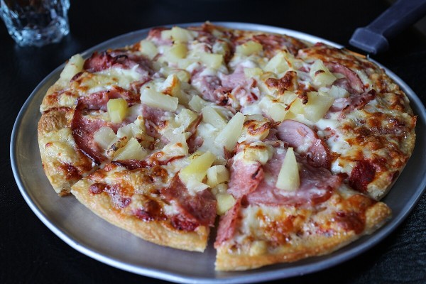 Hawaiian pizza