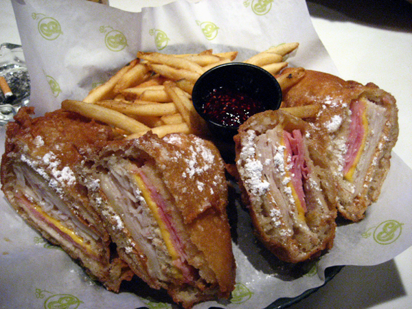 Monte Cristo sandwich