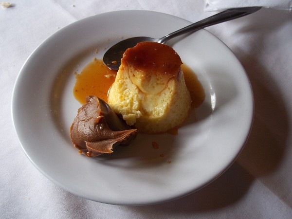 Flan con dulce de leche